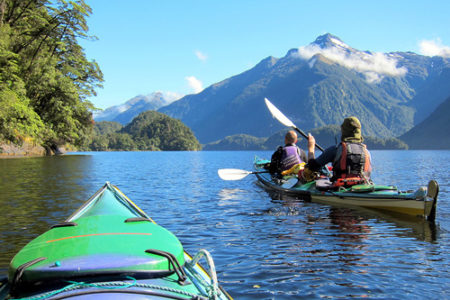 Pasear en kayak por Fiordland, en Nueva Zelanda